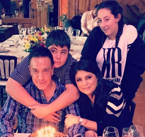 El esposo de la actriz Victoria Ruffo fue elegido como gobernador del estado de Hidalgo desde 2016 y permanecerá en el cargo hasta 2022.