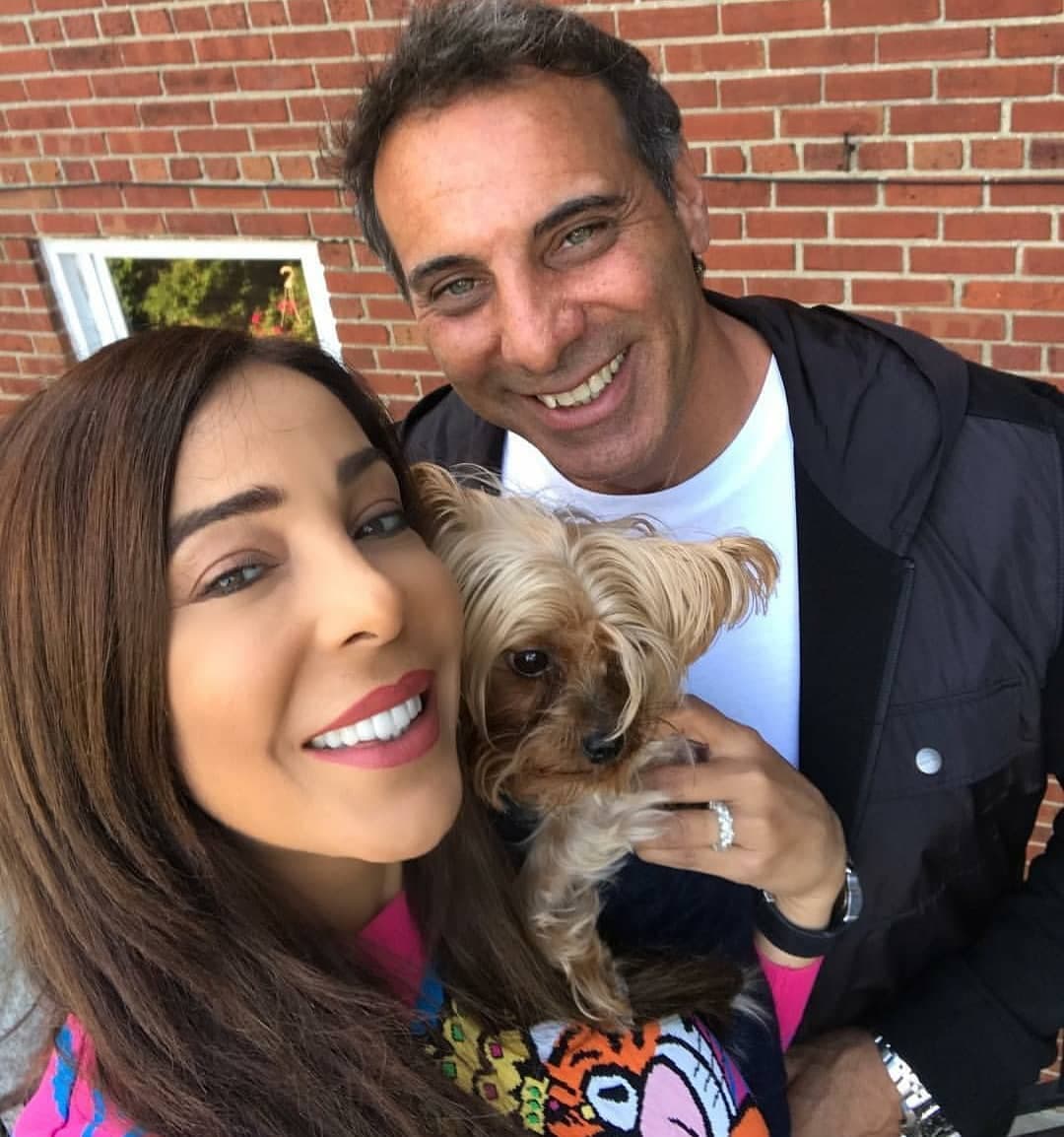 ¿Qué les habrá regalado la reportera?