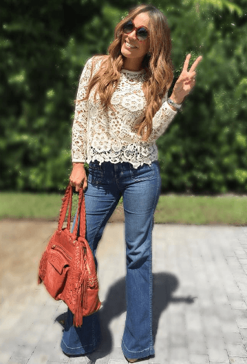 Karla siempre tiene una figura envidiable y un impecable estilo a la hora de vestirse, aunque sea el Hippie look.