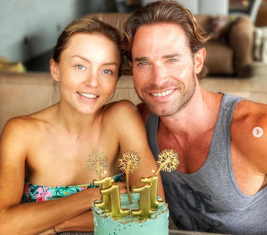 Además, lo hicieron envueltos alrededor del misticismo: "Hoy era el momento de pedir nuestros deseos. Un año más de vida y 
<b><a href="https://www.instagram.com/p/CCRtzS-gGmg/" target="_blank">qué mejor que con el 11&11</a></b> para que se cumplan. ¡El 6 de julio es mi cumpleaños así que mañana me lo festejan ustedes!", escribió Rulli.
<br>