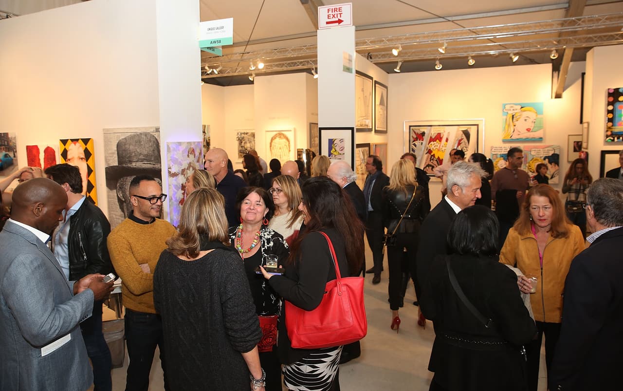 Clientes y asistentes al evento previo al Art Wynwood VIP show en febrero del 2016.