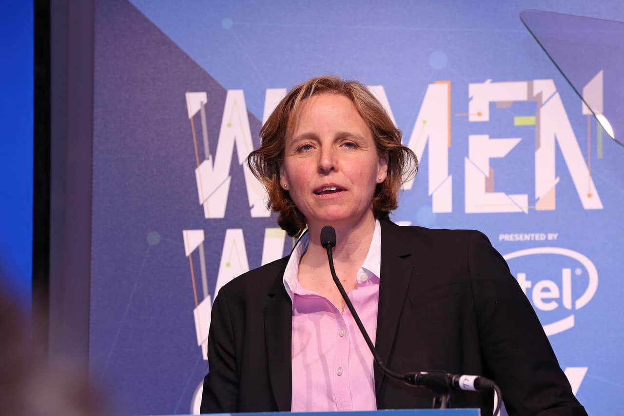 Meghan Smith - Chief Technology Officer Nombrada por Barack Obama en 2014, Smith es la encargada de investigar cómo la tecnología, los datos y la innovación pueden avanzar el crecimiento del país.