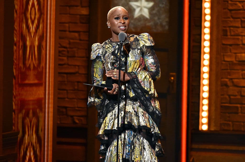 Cynthia Erivo - Actriz Es una de las favoritas entre los nominados para los próximos premios Tony gracias a su trabajo en "The Color Purple," la adaptación musical de la famosa novela. Los que han podido verla sobre el escenario dicen que su potente voz atraviesa el techo del teatro.