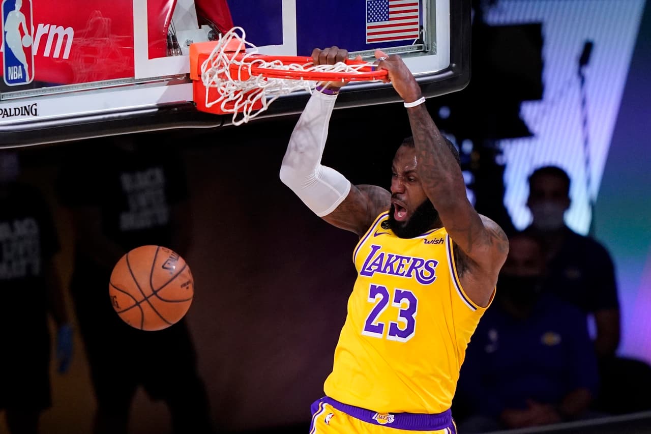 Los Lakers no se guardan nada y se llevan el primero ante Denver