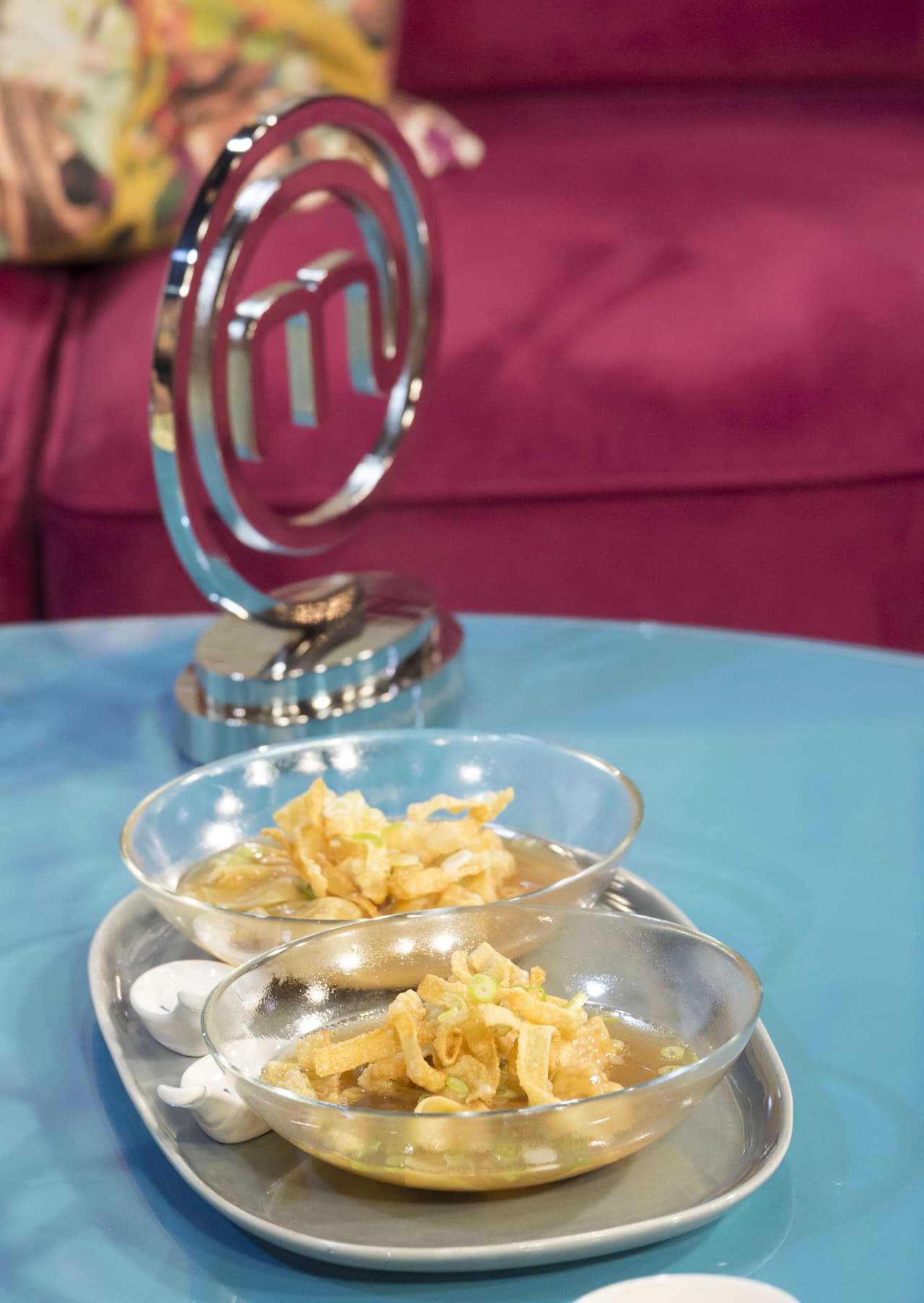 La BBC anunció este martes 13 de abril que el programa se emitirá este miércoles 14, mientras que la legendaria telenovela 'EastEnders' fue otro de los populares shows que se vieron afectados por la cobertura. 
<br>