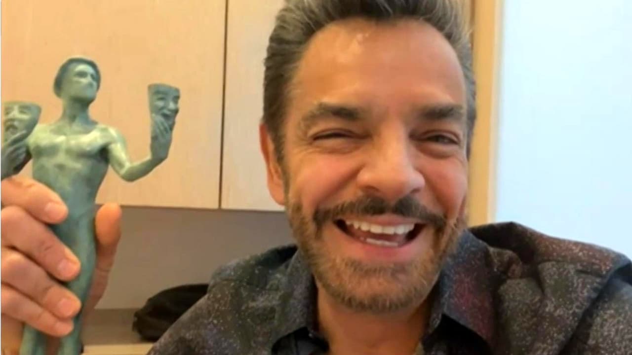 "Aquí entre nos": Eugenio Derbez contó lo que les falló en la ceremonia donde ganó su primer SAG Award