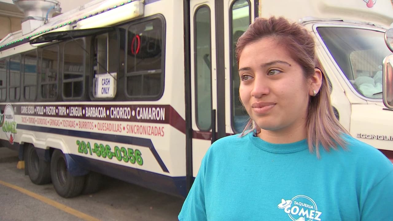 Defensa del guatemalteco dueño de los ‘taco trucks’ en Houston frena temporalmente su deportación