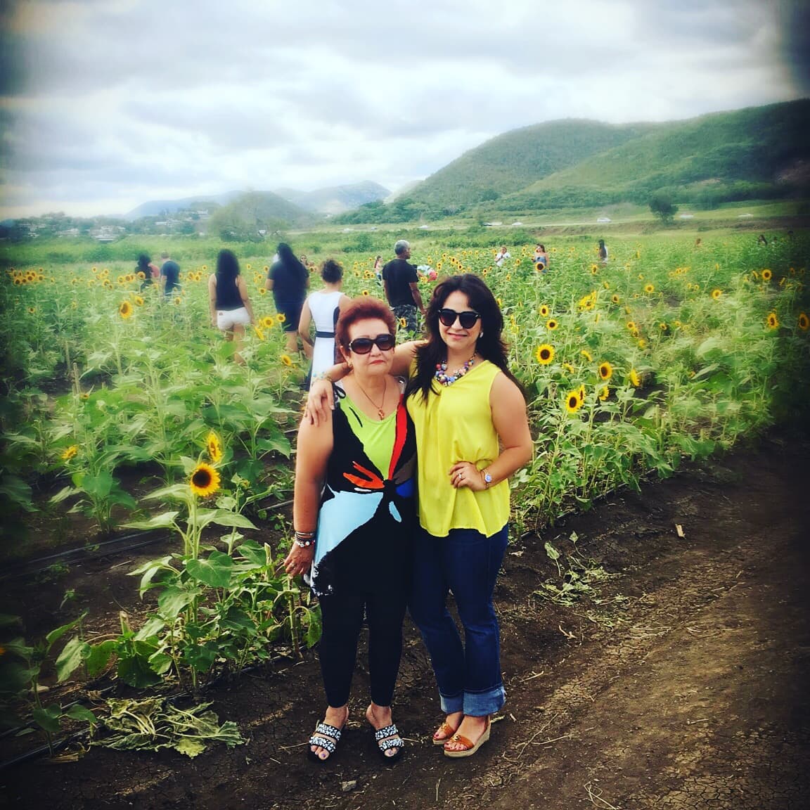 Pero Carolina también tiene madre y describió a su mamá, Marcolina Plaza Lacourt como “la mujer de su vida”, noble, tierna y capaz de amar intensamente. Madre e hija se parecen muchísimo y comparten el amor por los animales. 
<br>