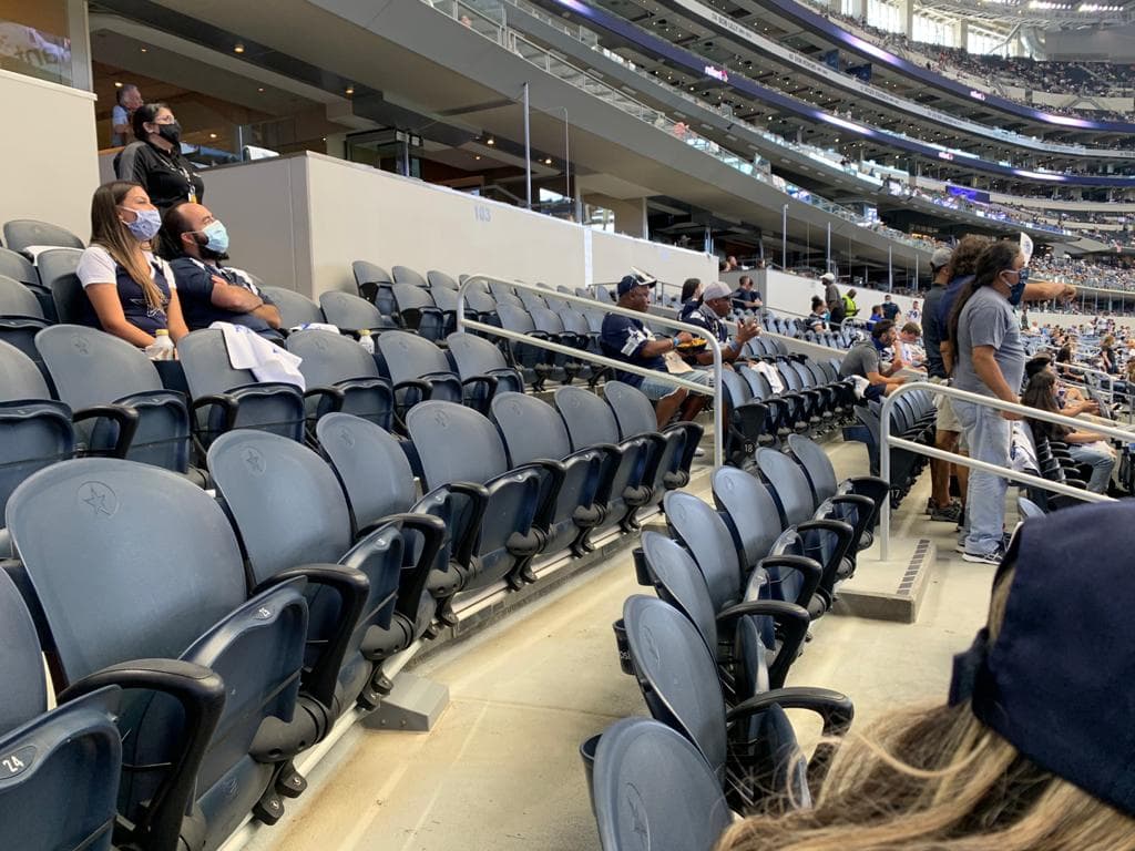 20 minutos antes del comienzo del juego el estadio se veía vacío por dentro.
<br>