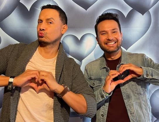 Luis Sandoval y Renato Pérez nos compartieron varias postales de su Valentine's Day.