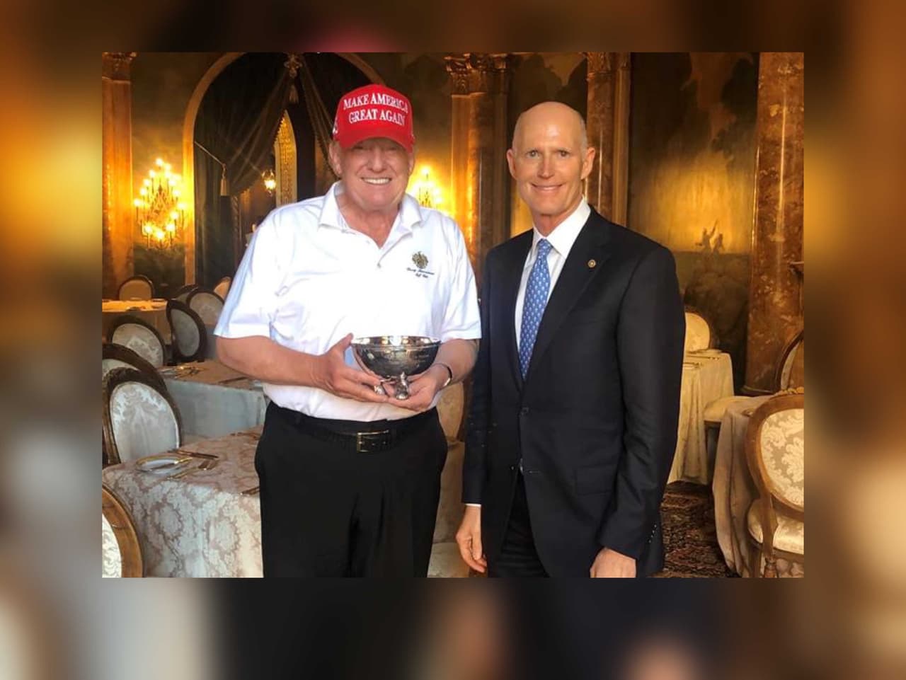 Critican a republicanos por supuestamente dar un premio a Donald Trump para calmar su odio contra McConnell