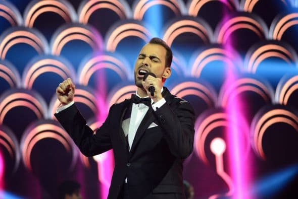 Arias le dio un toque de "big bang" a "Ya lo pasado pasado".