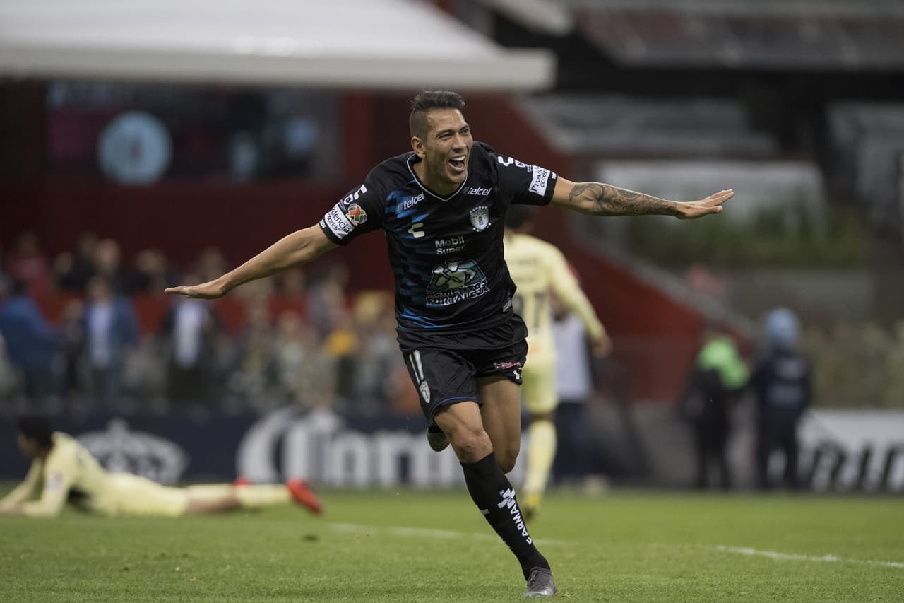 Entonces fue al minuto 26 del primer tiempo cuando Leonardo Ulloa convirtió en pesadilla la alegría en la casa del América al remontar y poner el 2-1 a favor de Pachuca.