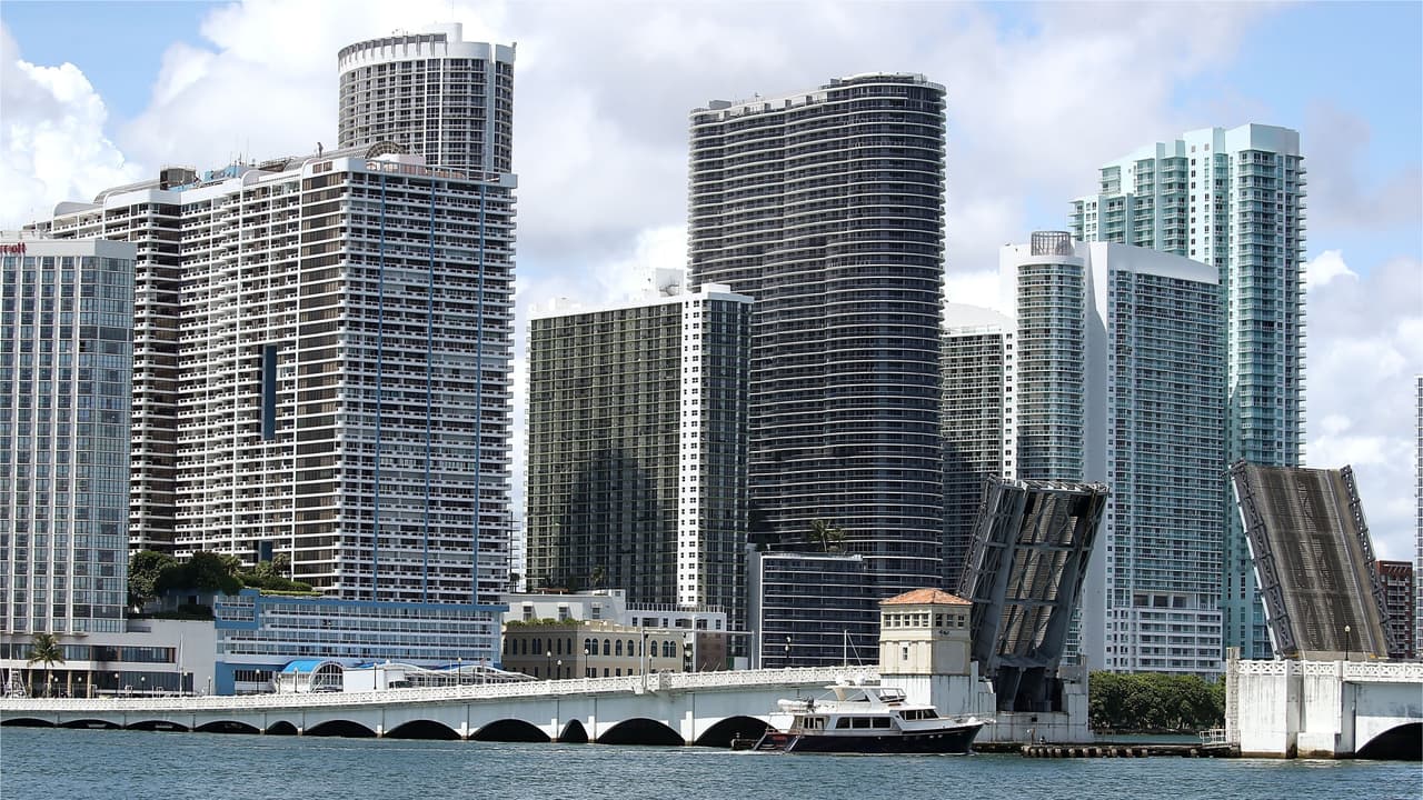 Pasa un frente frío por Miami este miércoles pero las bajas temperaturas aún no llegan