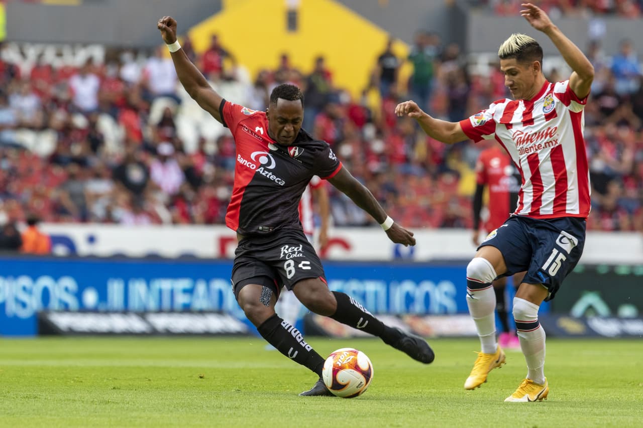 Chivas está embalado y suma su tercer triunfo consecutivo al imponerse al Atlas en el Clásico Tapatío.
<br>