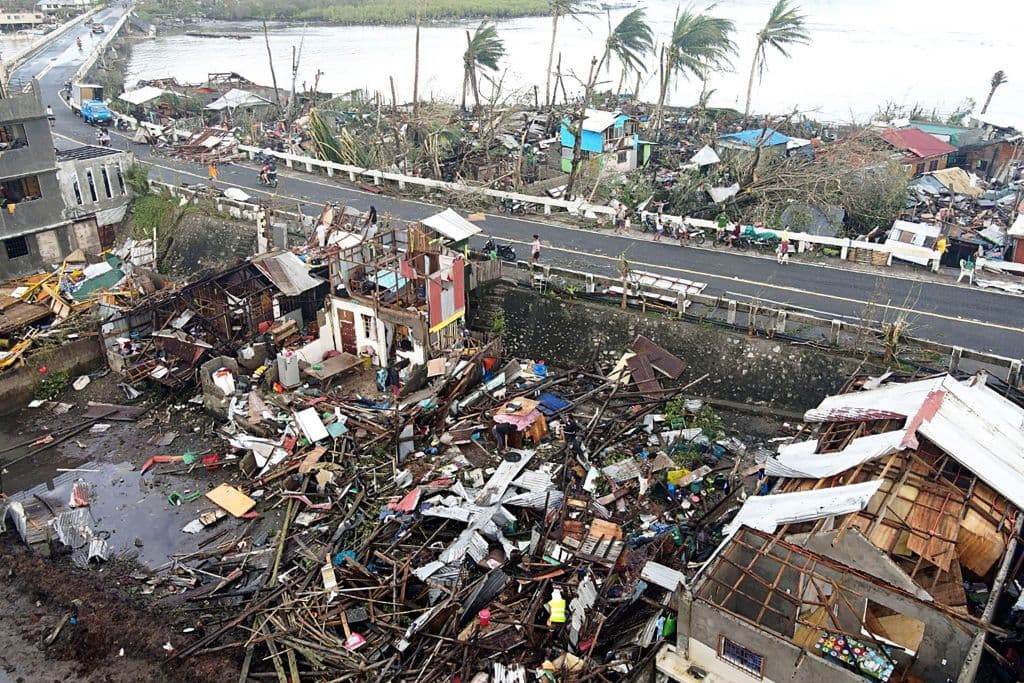 Imagen aérea de la destrucción que ocasionó Rai en la ciudad de Surigao.