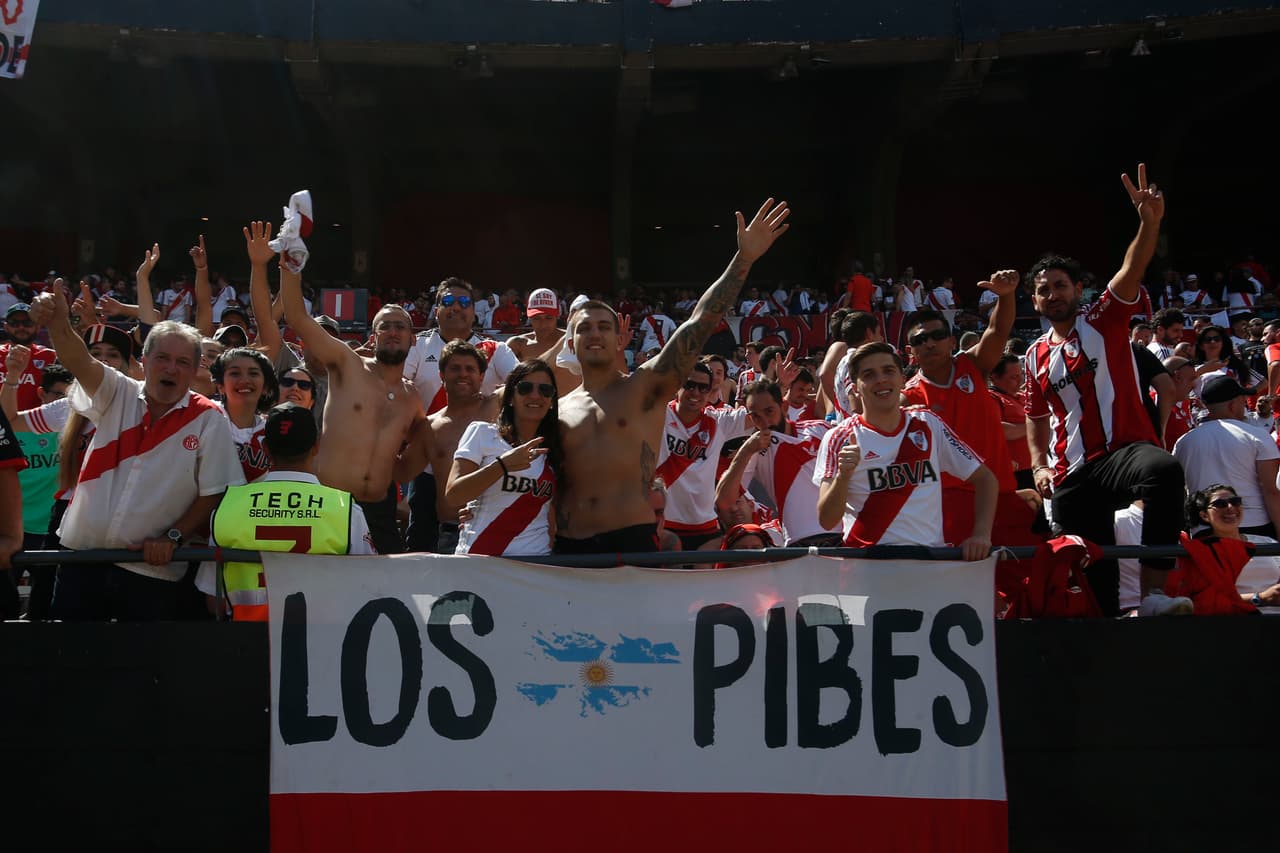 Filtran audio de líder de barra de River admitiendo organizar ataque al camión de Boca