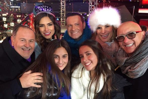 Trabajando o en casa con familia y amigos, los famosos de Univision se la pasaron de lo mejor despidiendo el 2014. ¡A celebrar, como debe ser!