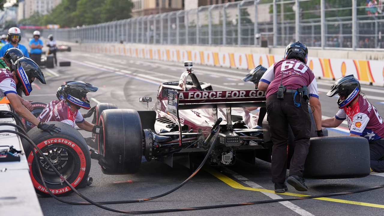 El evento, que comenzó el sábado con prácticas y clasificación, tiene prevista su carrera principal este domingo. Es la primera vez que una competencia de la NTT IndyCar Series se disputa en el National Mall y constituye el cierre de las celebraciones de America 250 en la capital.