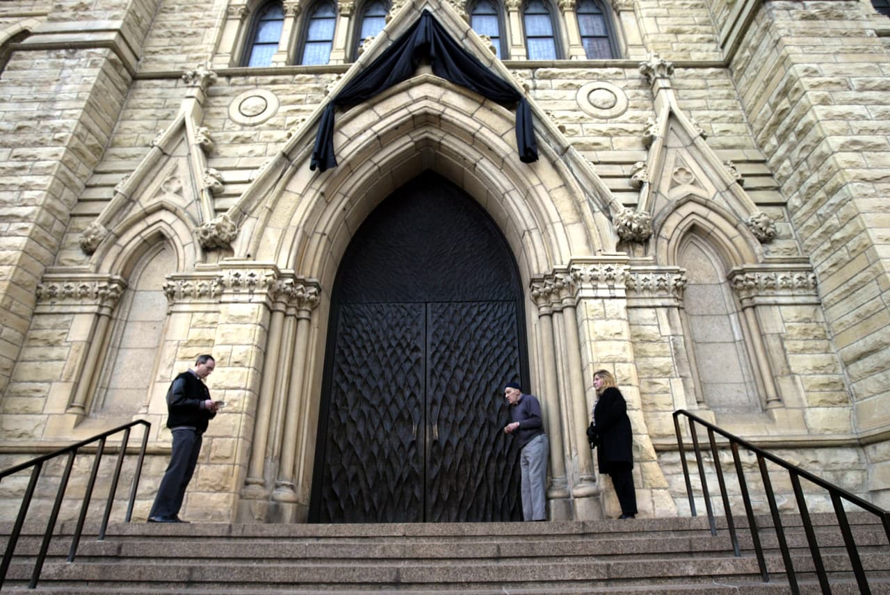 La Archidiócesis suspende las misas y anuncian transmisiones en línea, otras precauciones contra el coronavirus