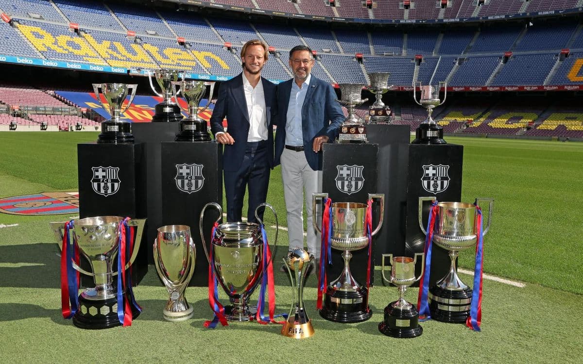 "Es un honor ser el cuarto jugador extranjero con más partidos jugados de toda la historia del Barça…", declaró el zaguero que consiguió trece títulos con los culés.