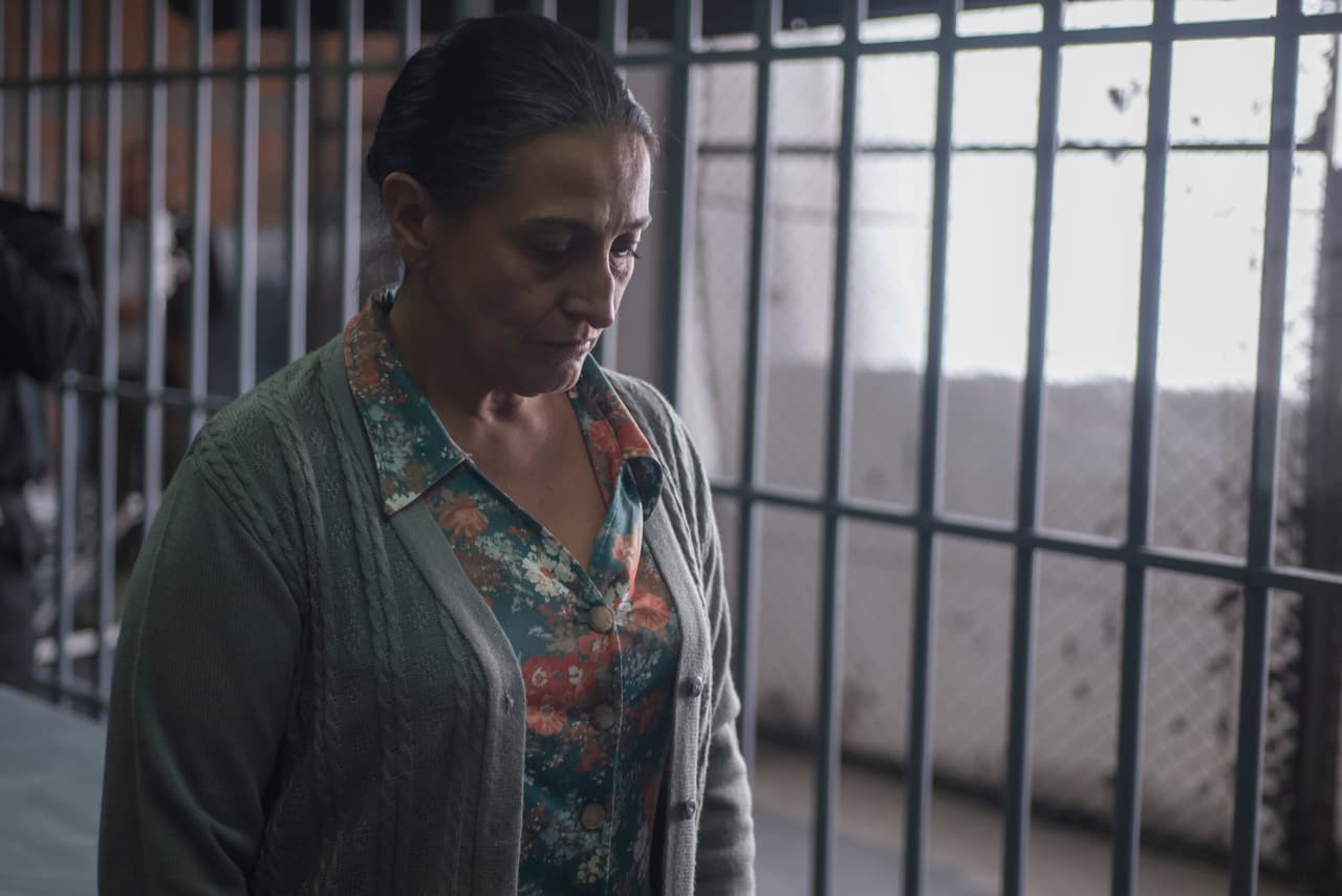 Doña Esperanza es uno de los puntos débiles del
<b><a href="http://www.univision.com/series/el-chapo/marco-de-la-o-es-joaquin-el-chapo-guzman-en-el-chapo" target="_blank">Joaquín Guzmán</a></b>, descubre qué sucederá con ella en la segunda temporada de la serie y no te pierdas el
<b><a href="http://www.univision.com/series/el-chapo/la-segunda-temporada-de-el-chapo-llega-en-primicia-mundial-por-univision-en-septiembre-video" target="_blank">gran estreno el próximo domingo 17 de septiembre</a></b> a las 10pm/9C por Univision.