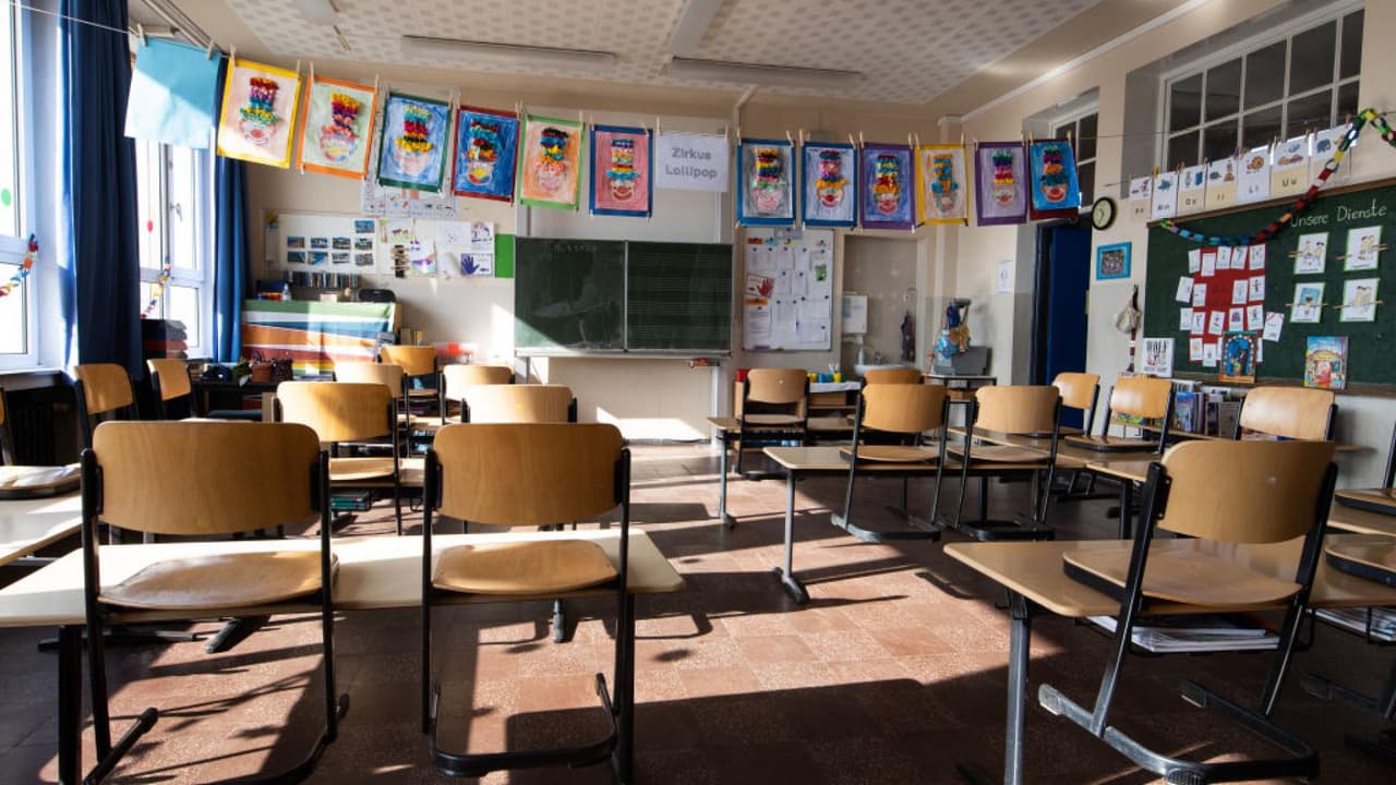 Opciones de comida y cuidado infantil: así se prepara el LAUSD para una eventual huelga de empleados