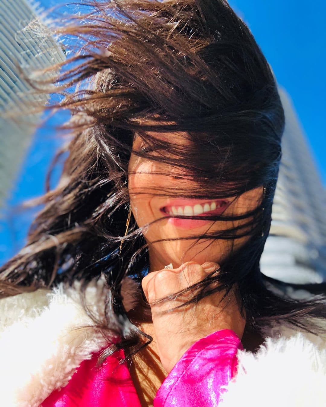 Sus seguidores han disfrutado de las frases motivacionales que lanza en Instagram, una de las últimas fue: "Dejemos que el viento se lleve todo lo que no nos sirve. Les envío la mejor de las vibras.
<br>Disfruten en familia".