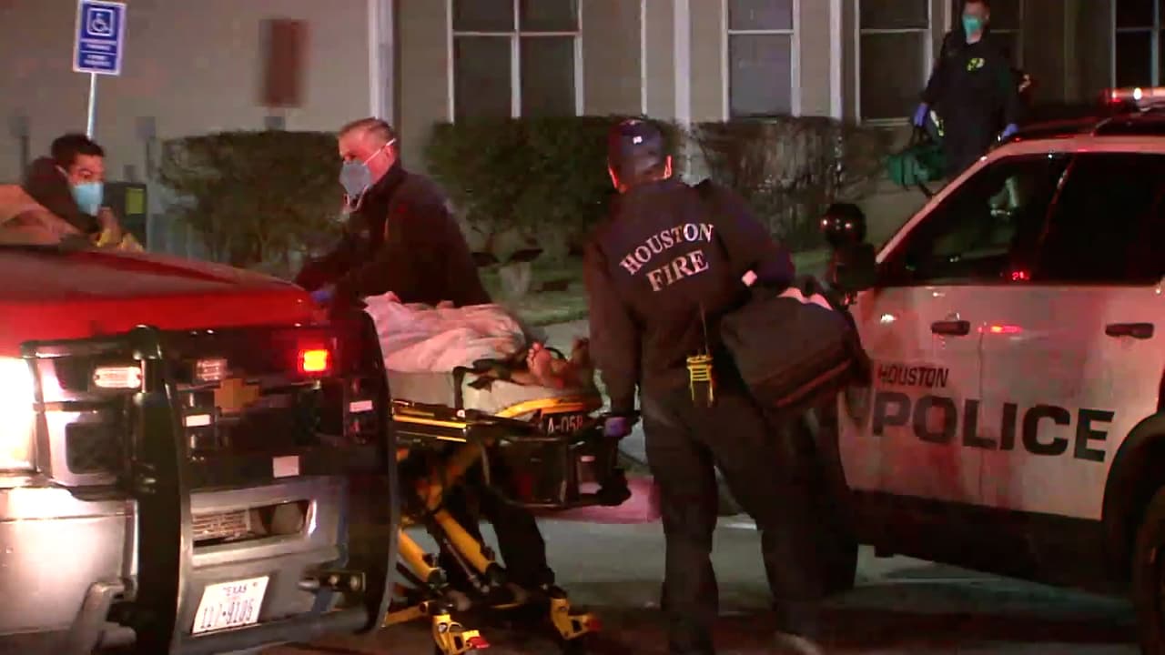 Hallan a un bebé dentro de un apartamento donde murió baleado un hombre