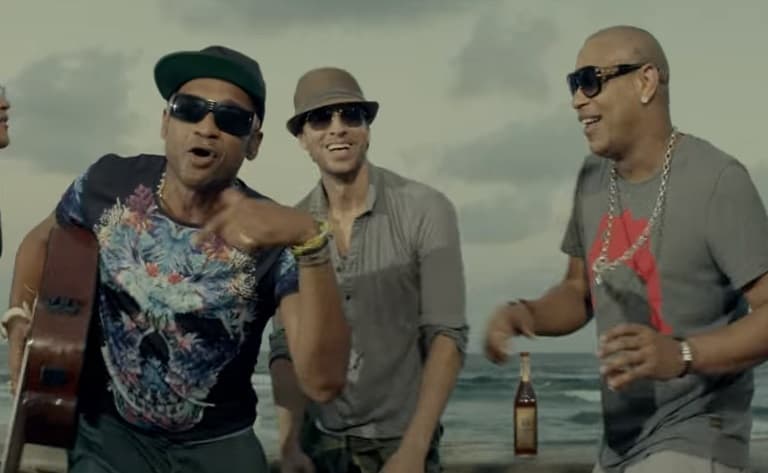 Además, el éxito de 'Bailando' fue rotundo, que Enrique ganó sus primeros tres Latin GRAMMY en 10 años.