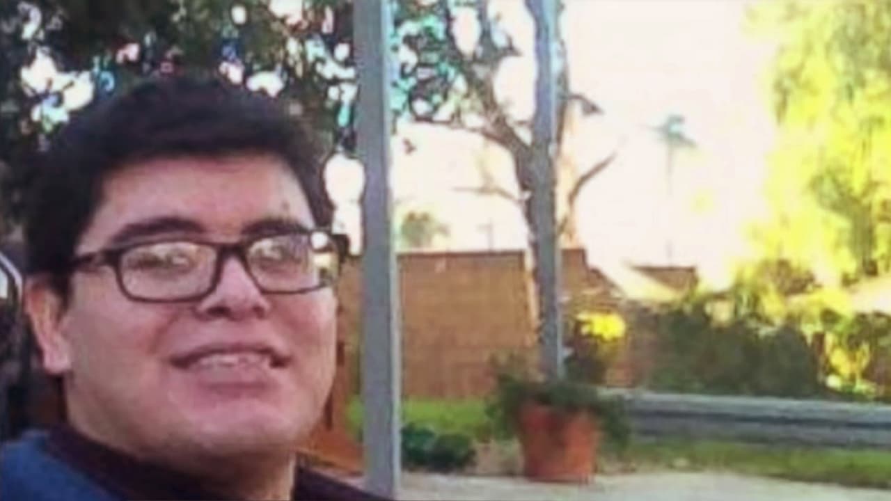 Sospechoso habría pedido a hispano comprar fusiles para no dejar rastro, según ABC