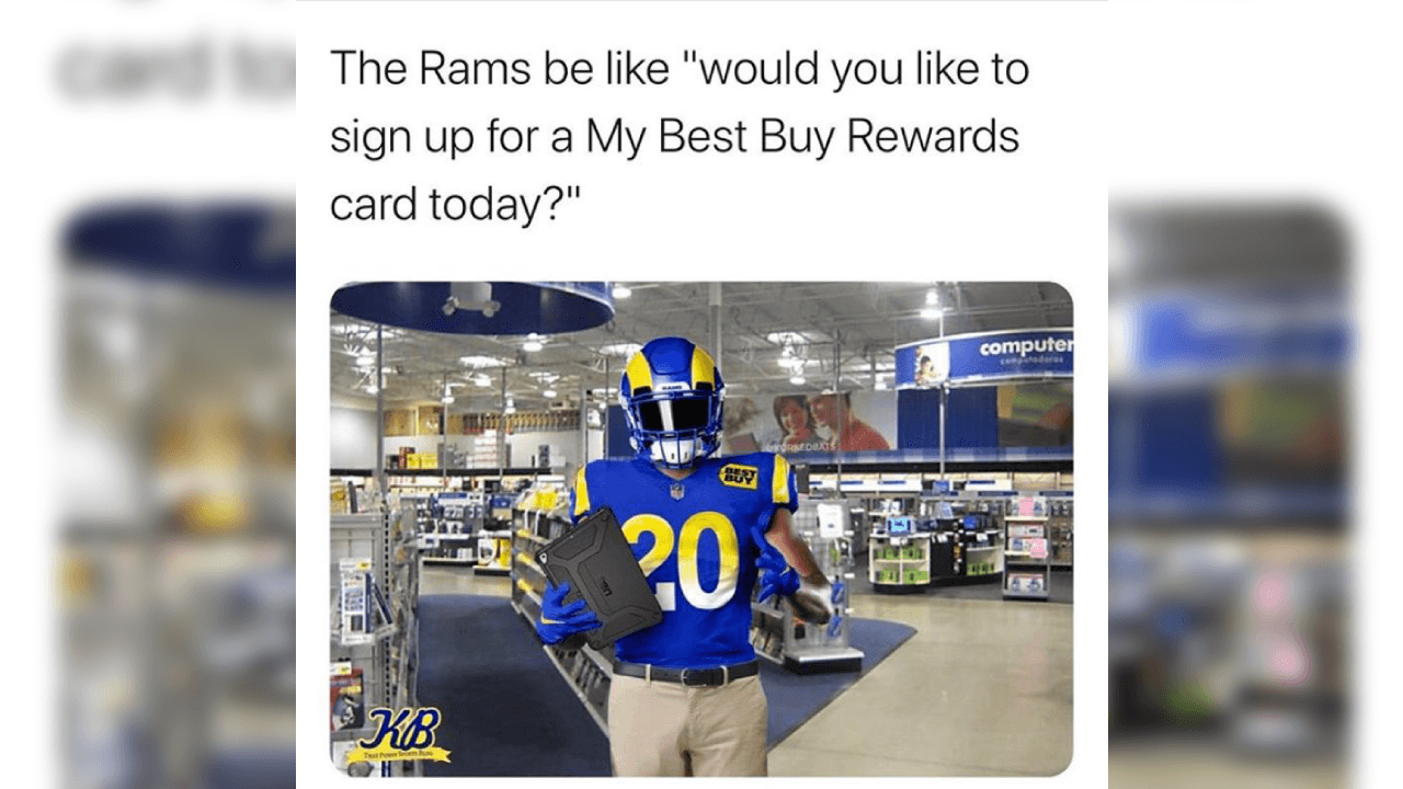 El uniforme de Los Angeles Rams causó diversión en las redes sociales.