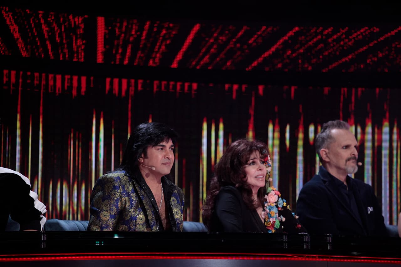 "Asómate, síguete preparando para que no haya nadie en tu camino", enfatizó Verónica Castro a la representante vocal de 'Mateo y los Súpersabios'.