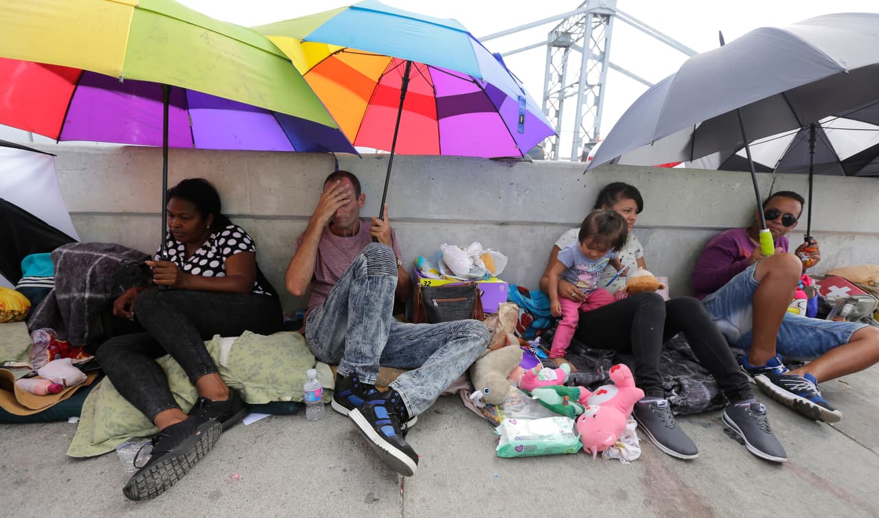 Exigen investigar los juicios secretos a migrantes en la frontera