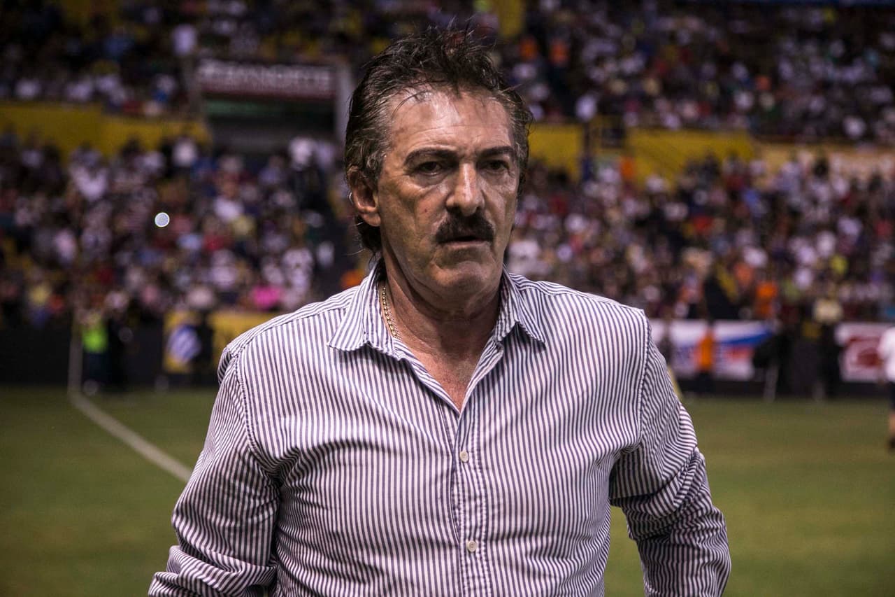 La Volpe no cierra posible regreso al Tri