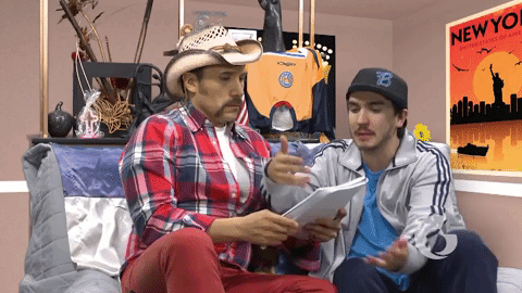 Los Cousins estudiando