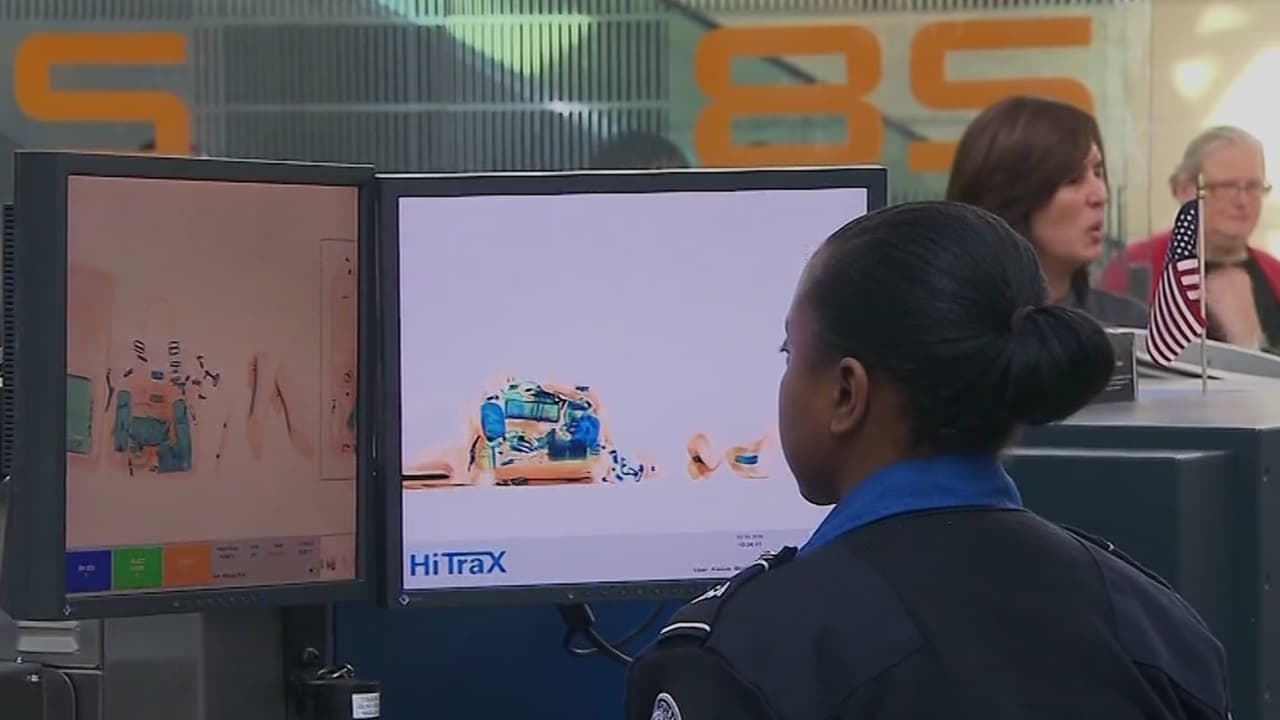 Trump ordena pago urgente a agentes de TSA en medio de crisis en aeropuertos