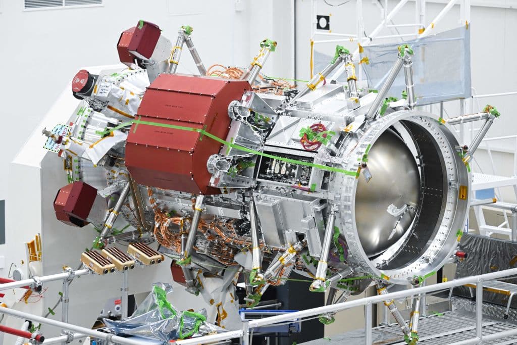 Europa Clipper podría estar lista a finales de la primavera para su traslado al Centro Espacial Kennedy, en Florida. Allí recibiría ajustes finales previo a su despegue.