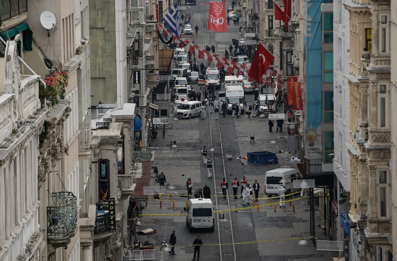 Atentado suicida en el centro de Estambul deja cinco muertos