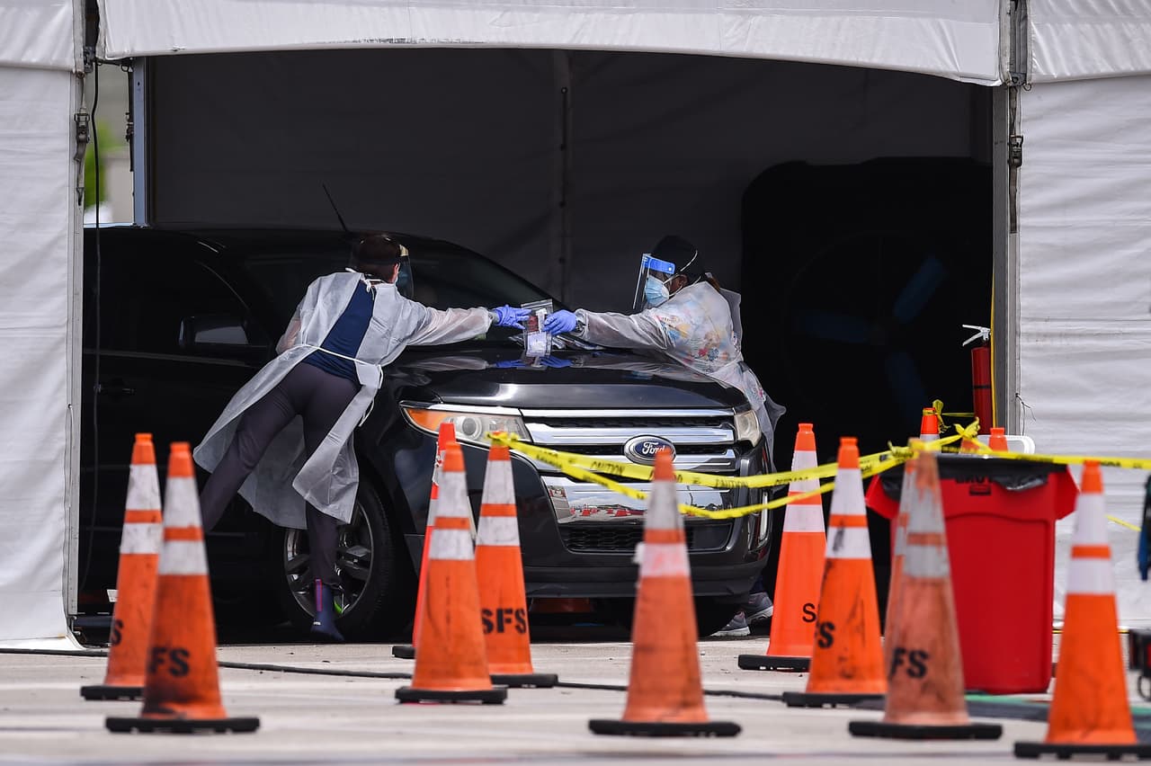 Tropical Park cerrará a la 1:00 pm el Jueves 31 de diciembre y todo el viernes 1 de enero. Luego abre los siete días de la semana de 8:30 am a 4:00 pm.
<br>