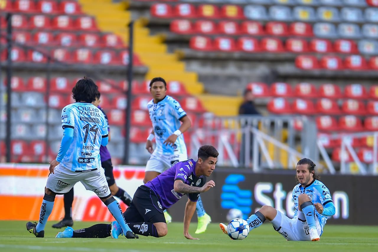 Los Gallos salen b ravos frente a Mazatlán y aseguran los puntos tras vencer 2-0 a los cañoneros.
