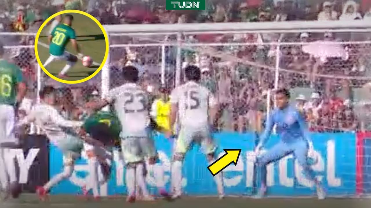¡Por poco! México se salva del gol tras esta imperdible acción