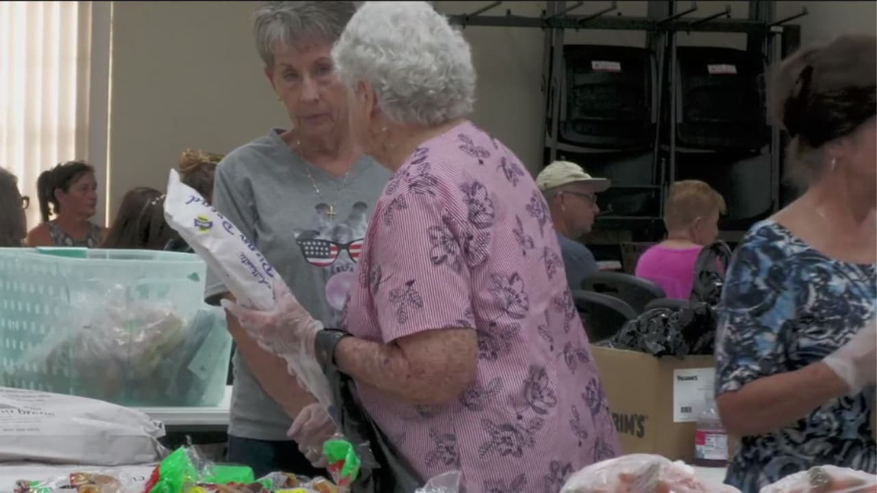 Altos precios de alimentos en Pasco obligan a hispanos a buscar comida gratuita
