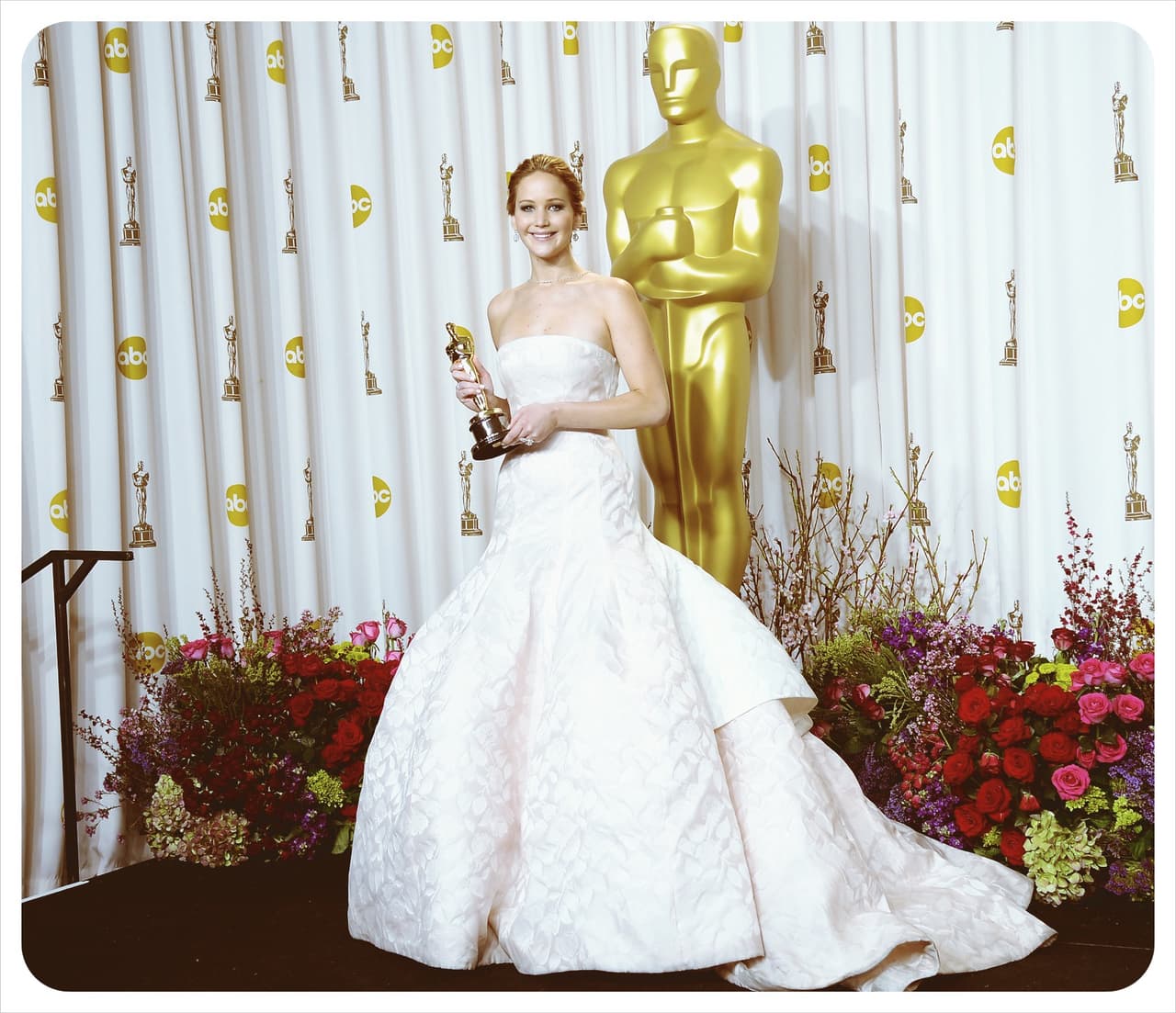 Aunque no lo creas el vestido más caro en la historia del Oscar es el de Jennifer Lawrence en 2013.