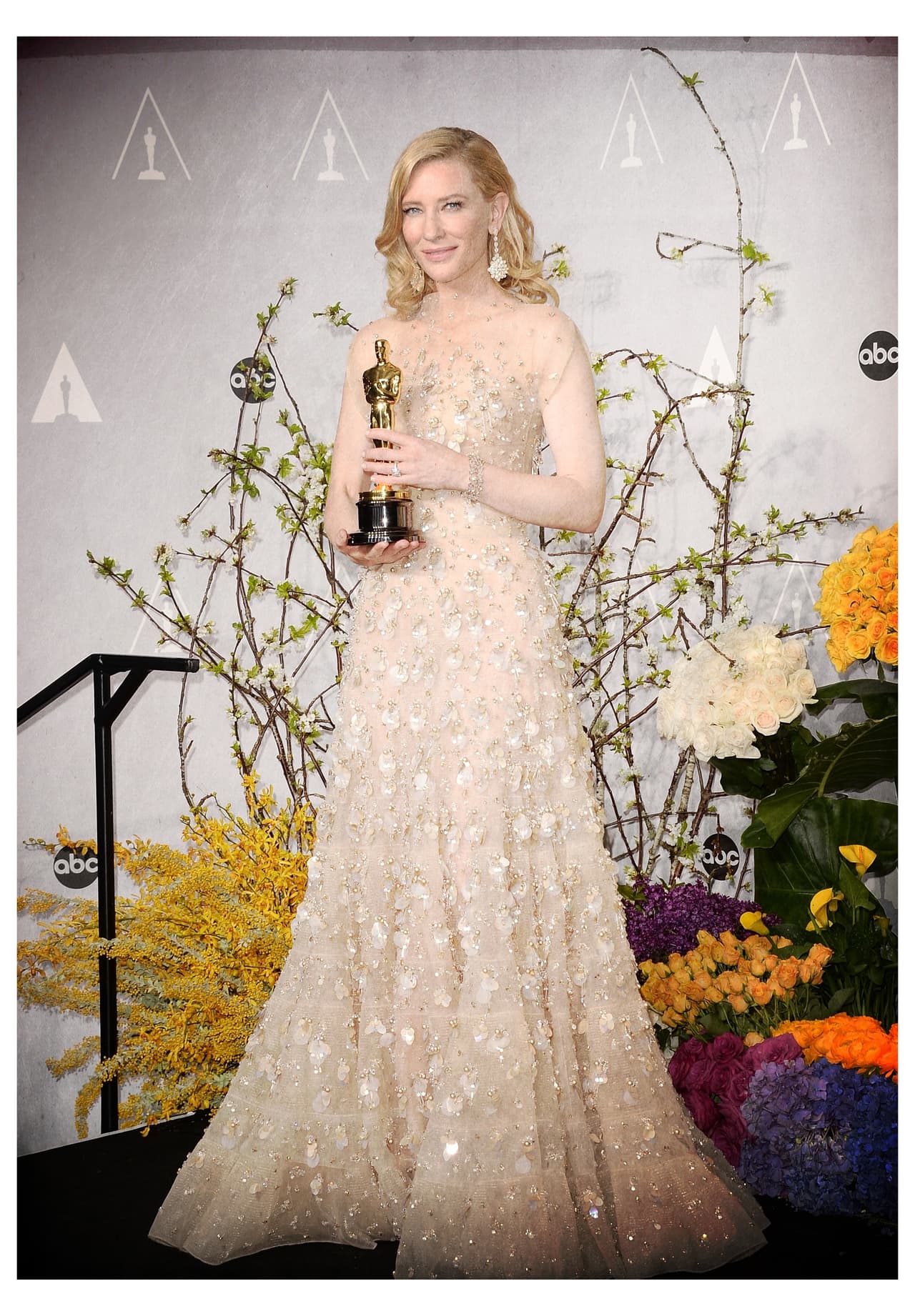 Con ese atuendo recibió el Oscar como Mejor Actriz gracias a su trabajo en la cinta 'Blue Jasmine'.