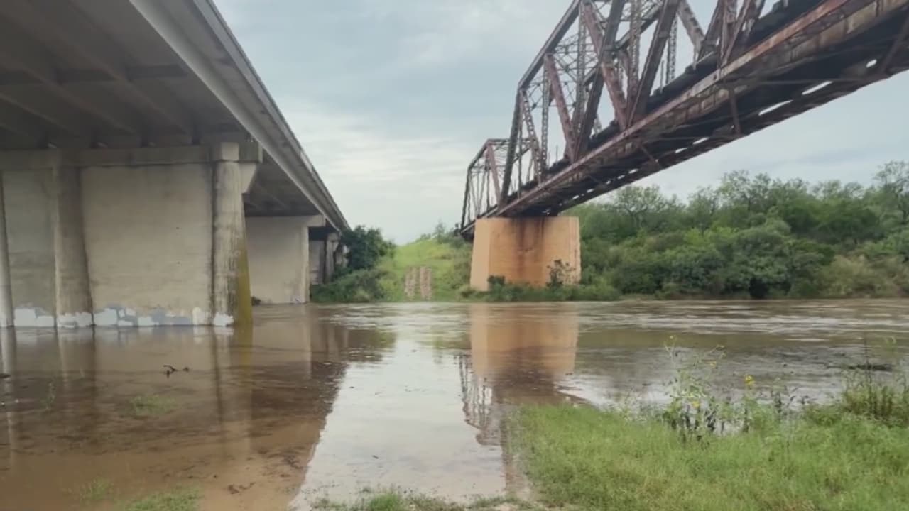 Knippa, en alerta por la súbita creciente del río Frío: hubo cierre de carreteras