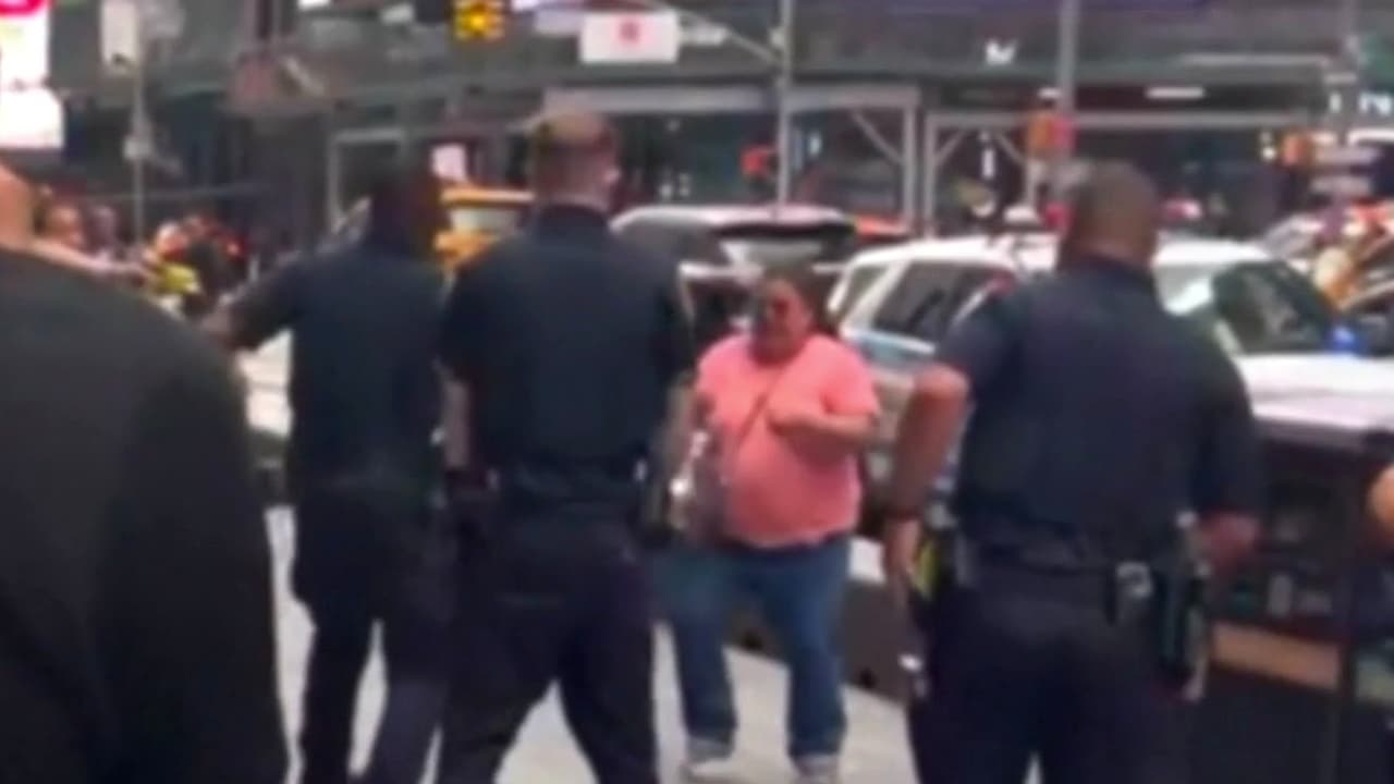 “A mí me mataron en vida”: Madre de Pamela Cisneros, mujer que apuñaló a dos personas en Times Square y luego murió