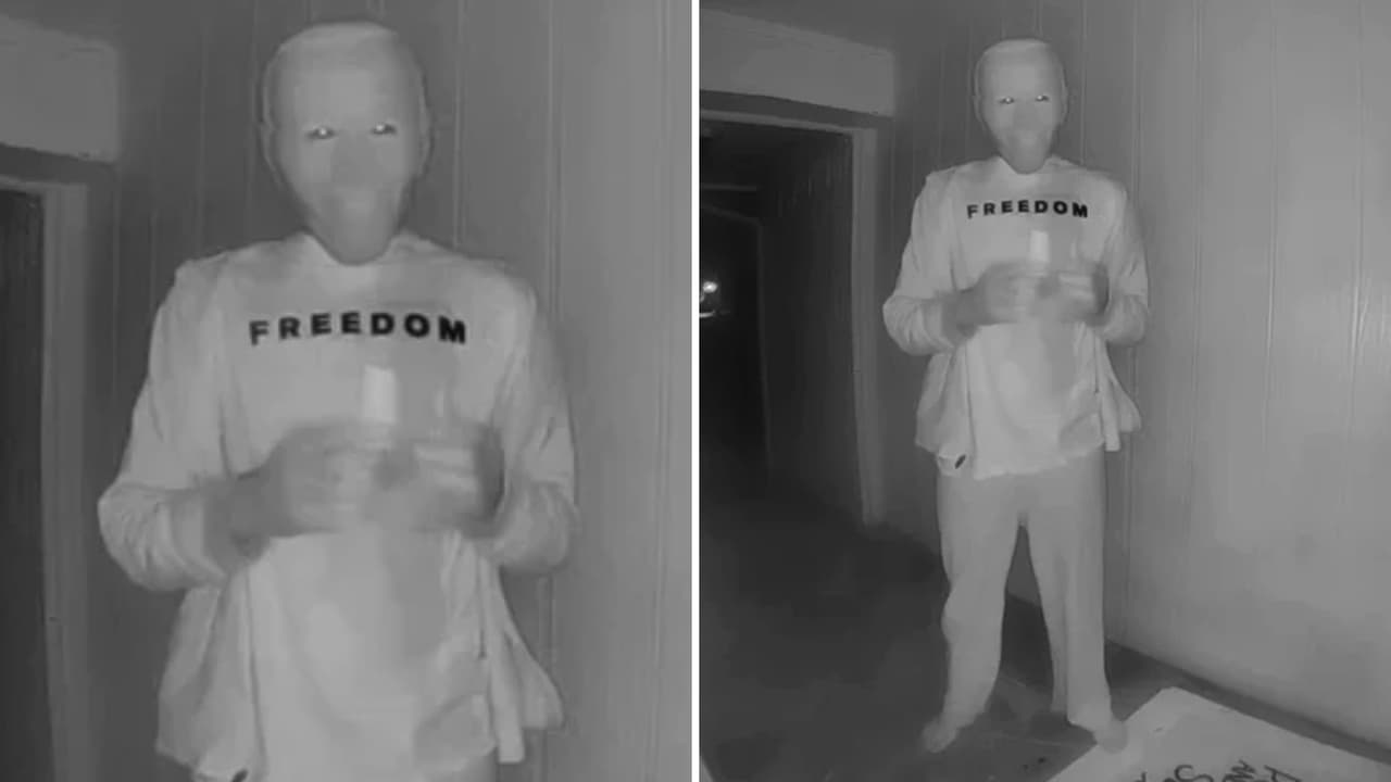 <h3 class="cms-H3-H3">Una broma que podría terminar mal</h3> Aunque la policía no encontró indicios de un delito, dejó una advertencia 
<b>para quienes consideran divertido presentarse con una máscara frente a la casa de un desconocido.</b>
<br>
<br>Lo que una persona puede interpretar como una broma, 
<b>otra puede verlo como una amenaza.</b>
<br>
<br>Las autoridades recordaron que este tipo de situaciones 
<b>pueden provocar enfrentamientos peligrosos, incluso con consecuencias graves. </b>
<br>
<br>Por eso pidieron a los residentes que, ante una conducta sospechosa,
<b> llamen a la policía en lugar de confrontar directamente a la persona.</b>
<br>
<br>Por ahora, 
<b>nadie sabe quién estaba detrás de la máscara de Joe Biden</b> ni qué buscaba aquella noche. 
<br>
<br>La grabación muestra lo que hizo frente a la puerta, 
<b>pero no explica sus intenciones.</b>
<br>
<br>
<i>Si te encuentras en una situación de emergencia y necesitas ayuda inmediata, llama al 911.</i>
