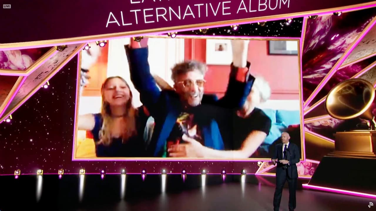 El cantautor argentino Fito Páez quedó sin palabras al ganar en la categoría de 'Best Latin Rock or Alternative Album' por su álbum ‘La Conquista del Espacio’.