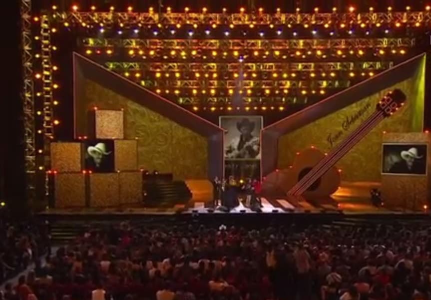 Lágrimas, aplausos y emotivas palabras, así fue el homenaje a Joan Sebastian en Premios Bandamax 2015.